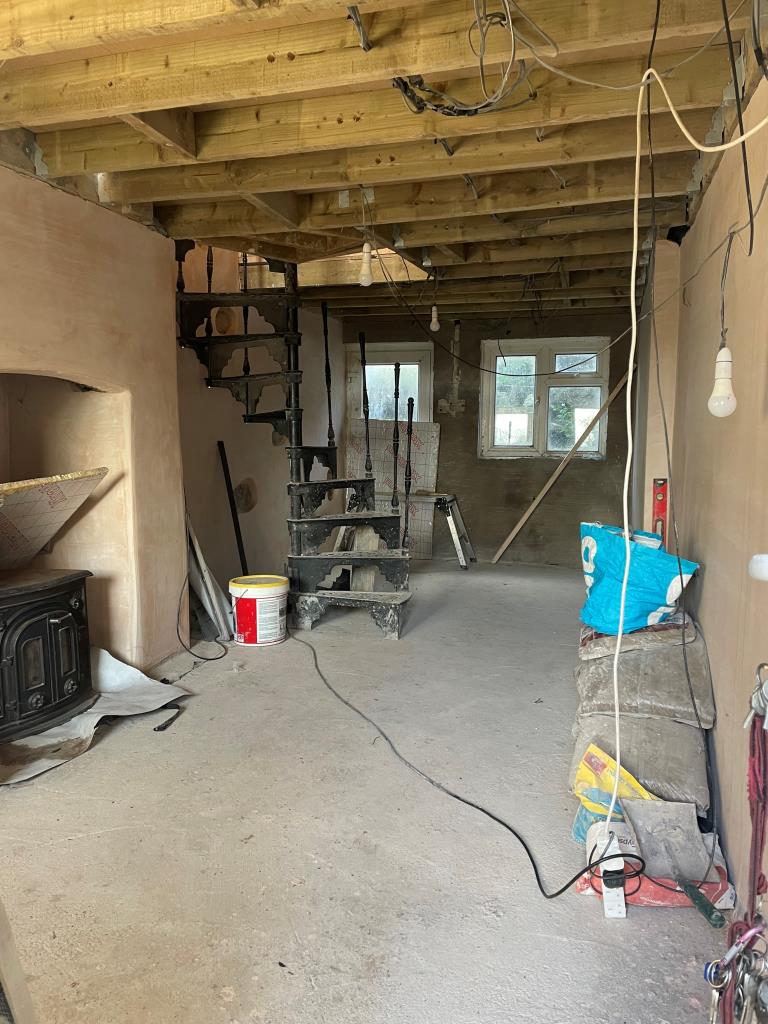 Lot: 19 - RENOVATION PROJECT FOR COMPLETION - 